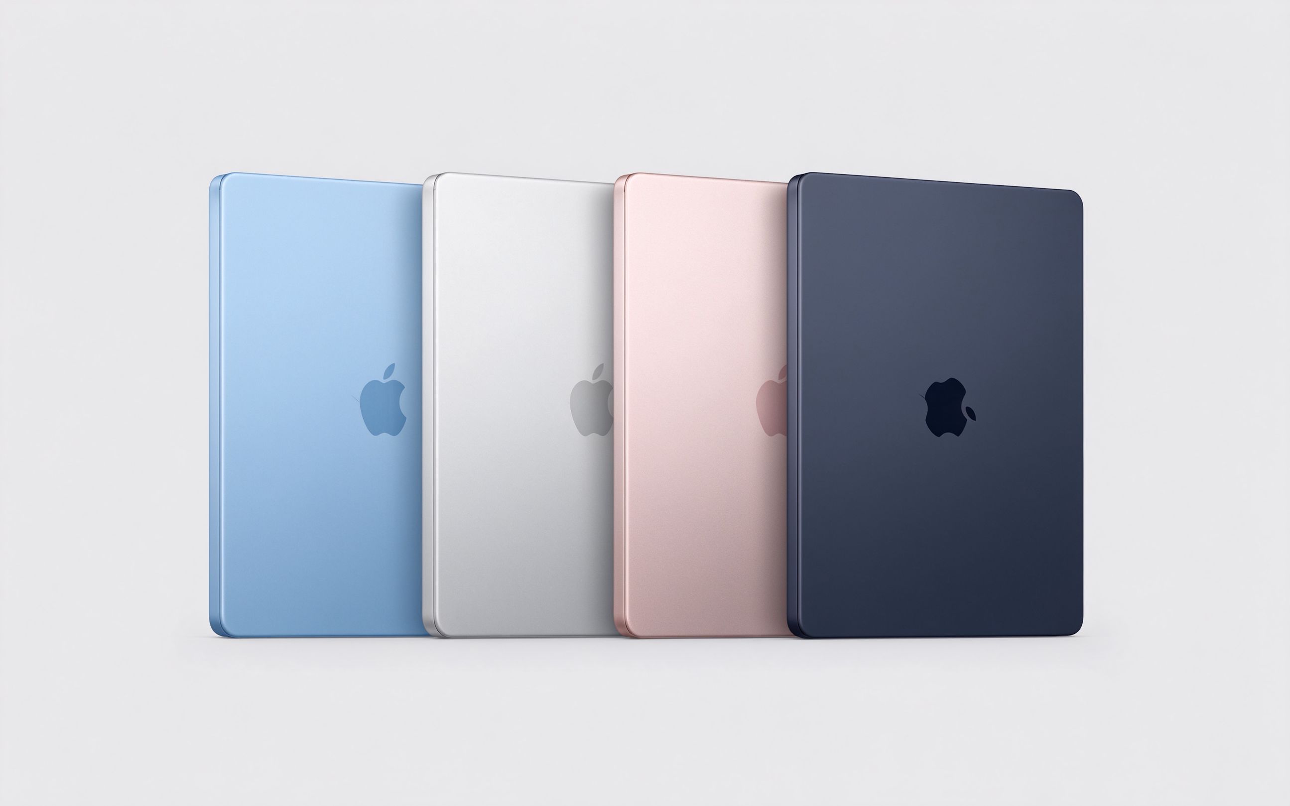 MacBook Air四款颜色并排展示：天蓝色、银色、星光色、午夜色